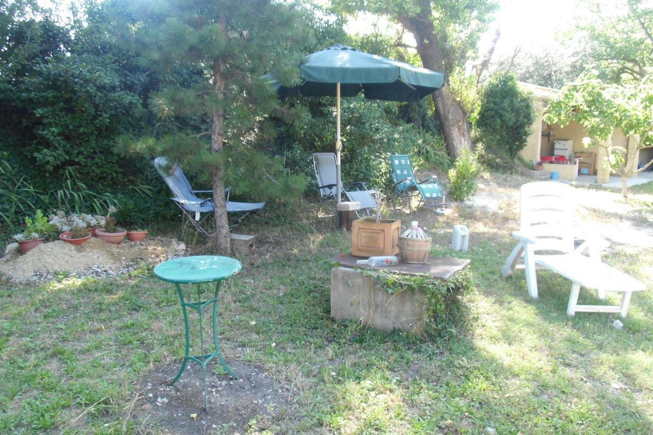 B&B Le Petit Frigouye Rochefort-du-Gard Kültér fotó
